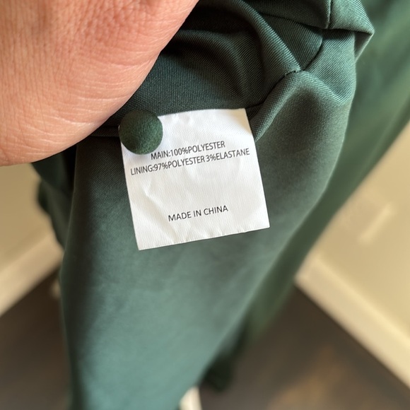 Showpo. AMARTINA MIDI V NECK TWIST BODICE FLUTTER SLEEVE DRESS FOREST GREEN NWT - Picture 16 of 16